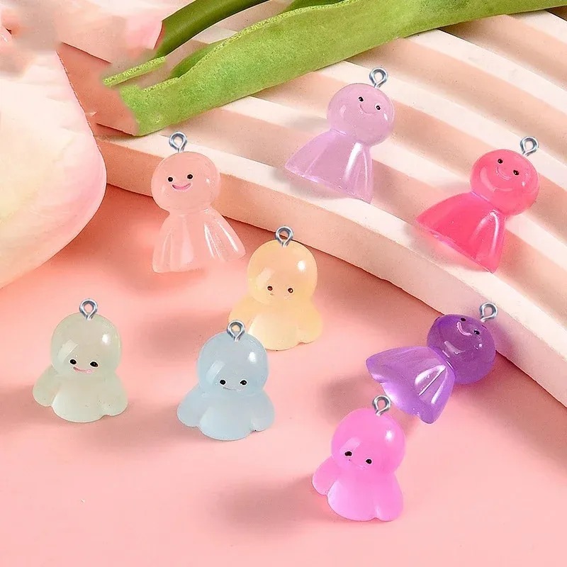 10 stuks Glow In Dark Cartoon  - Resin Craft Supplies recensie en prijs
